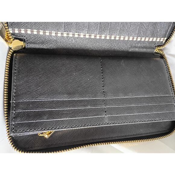 Henri Bendel New York Zip Around Black Leather Wallet Excellent Condition - Picture 10 of 14
